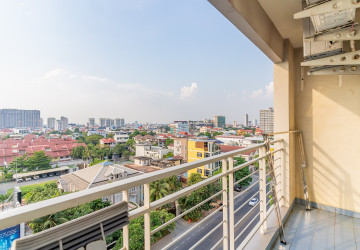 9th Floor 3 Bedroom Condo For Sale - De Castle Noblesse, Beoung Kak 1, Phnom Penh thumbnail
