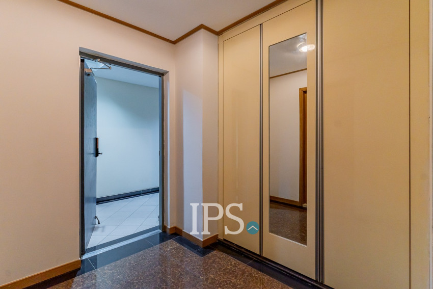 9th Floor 3 Bedroom Condo For Sale - De Castle Noblesse, Beoung Kak 1, Phnom Penh