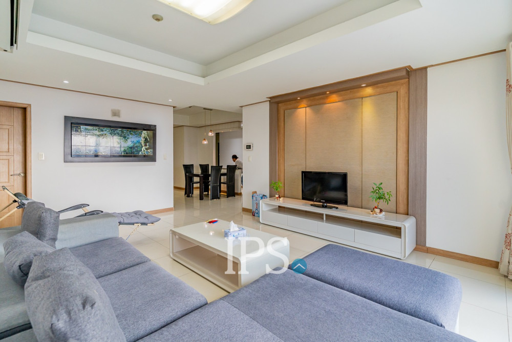 9th Floor 3 Bedroom Condo For Sale - De Castle Noblesse, Beoung Kak 1, Phnom Penh - Image 3