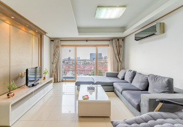 9th Floor 3 Bedroom Condo For Sale - De Castle Noblesse, Beoung Kak 1, Phnom Penh thumbnail