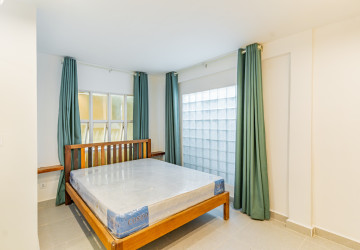 3 Bedroom Townhouse For Rent - Chaktomuk, Phnom Penh thumbnail