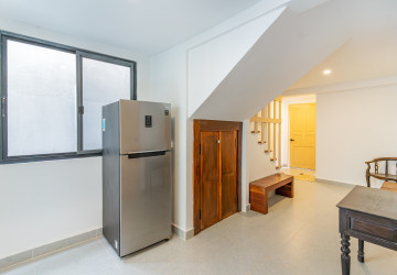 3 Bedroom Townhouse For Rent - Chaktomuk, Phnom Penh thumbnail