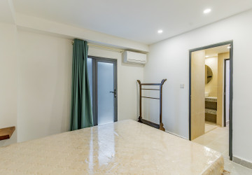 3 Bedroom Townhouse For Rent - Chaktomuk, Phnom Penh thumbnail
