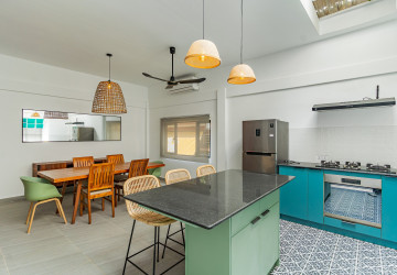 3 Bedroom Townhouse For Rent - Chaktomuk, Phnom Penh thumbnail