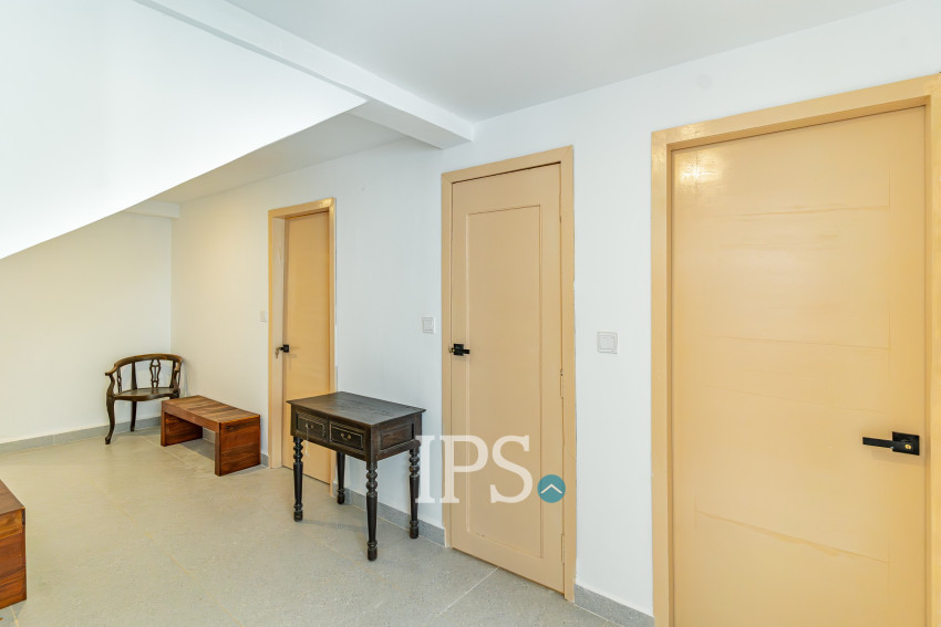 3 Bedroom Townhouse For Rent - Chaktomuk, Phnom Penh