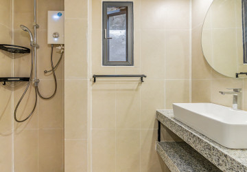 3 Bedroom Townhouse For Rent - Chaktomuk, Phnom Penh thumbnail