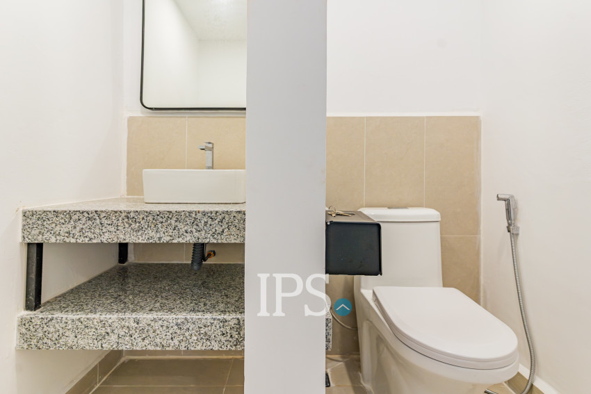 3 Bedroom Townhouse For Rent - Chaktomuk, Phnom Penh