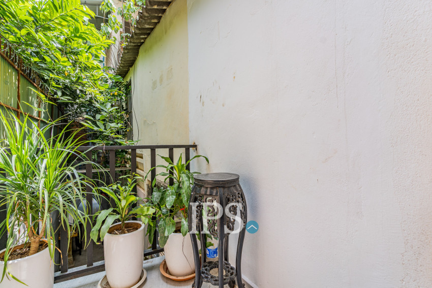 3 Bedroom Townhouse For Rent - Chaktomuk, Phnom Penh