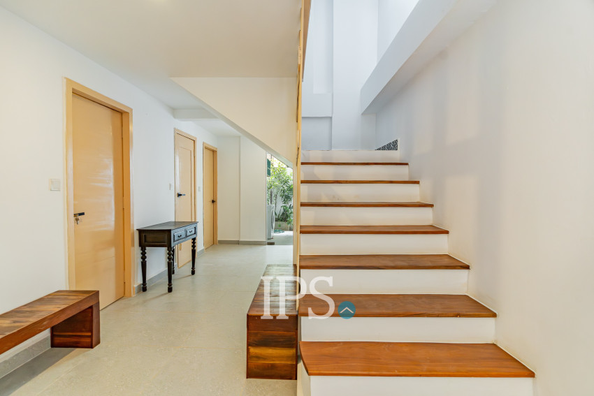 3 Bedroom Townhouse For Rent - Chaktomuk, Phnom Penh