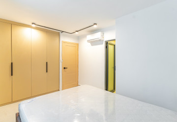 3 Bedroom Townhouse For Rent - Chaktomuk, Phnom Penh thumbnail