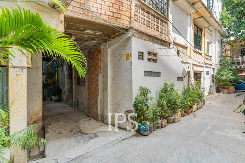 3 Bedroom Townhouse For Rent - Chaktomuk, Phnom Penh