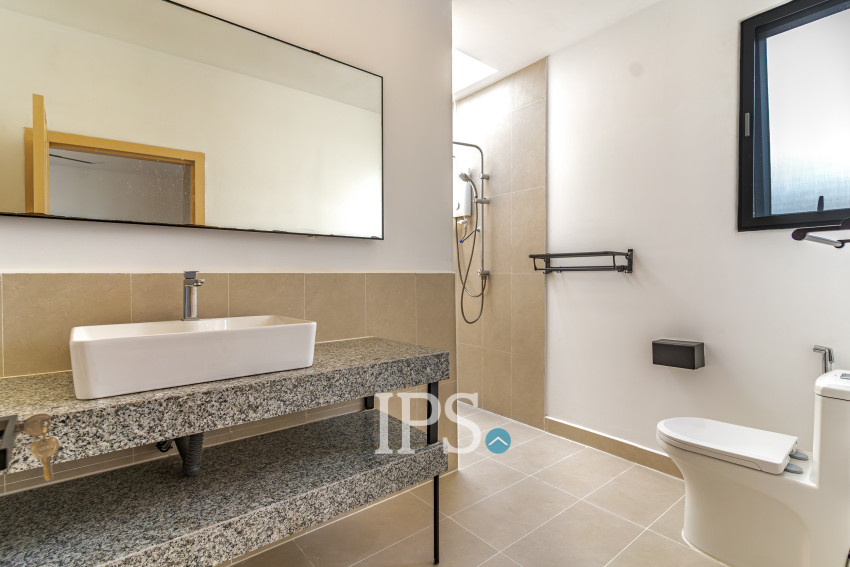 3 Bedroom Townhouse For Rent - Chaktomuk, Phnom Penh