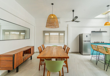 3 Bedroom Townhouse For Rent - Chaktomuk, Phnom Penh thumbnail