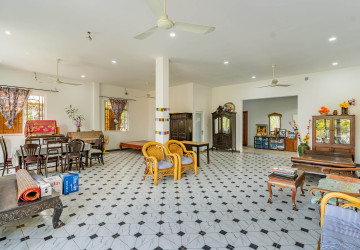 8 Unit Apartment Building For Sale - Preaek Aeng, Khan Chbar Ampov, Phnom Penh thumbnail