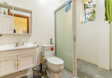 8 Unit Apartment Building For Sale - Preaek Aeng, Khan Chbar Ampov, Phnom Penh thumbnail