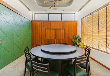 800 Sqm Retail Space For Rent - Teuk Thla, Phnom Penh thumbnail