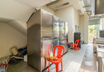 800 Sqm Retail Space For Rent - Teuk Thla, Phnom Penh thumbnail