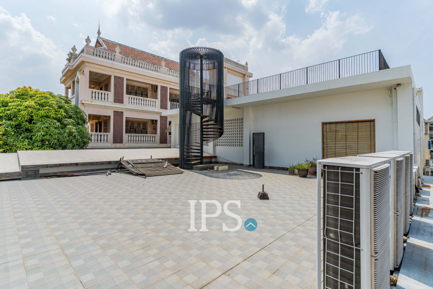 800 Sqm Retail Space For Rent - Teuk Thla, Phnom Penh
