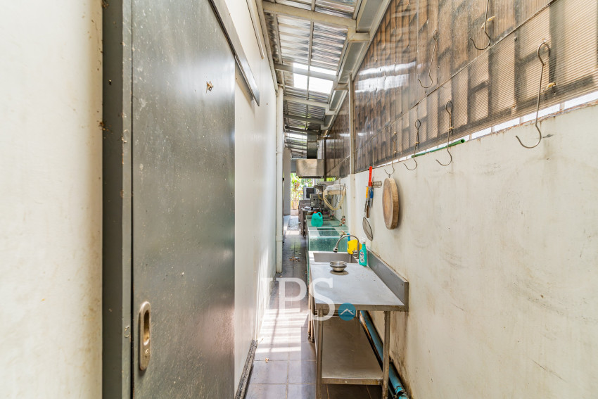 800 Sqm Retail Space For Rent - Teuk Thla, Phnom Penh