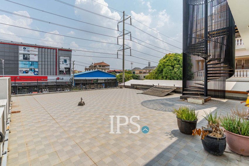 800 Sqm Retail Space For Rent - Teuk Thla, Phnom Penh