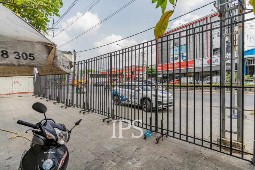 800 Sqm Retail Space For Rent - Teuk Thla, Phnom Penh
