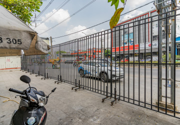 800 Sqm Retail Space For Rent - Teuk Thla, Phnom Penh thumbnail