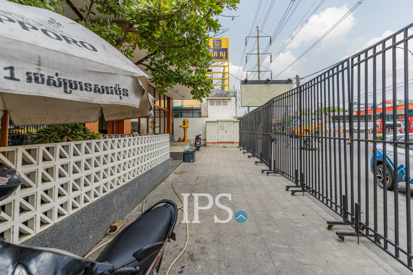 800 Sqm Retail Space For Rent - Teuk Thla, Phnom Penh