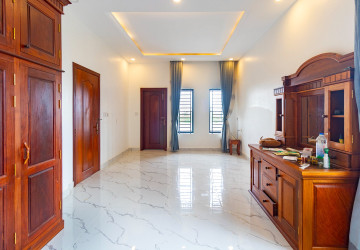 4 Bedroom House For Rent - Slor Kram, Siem Reap thumbnail