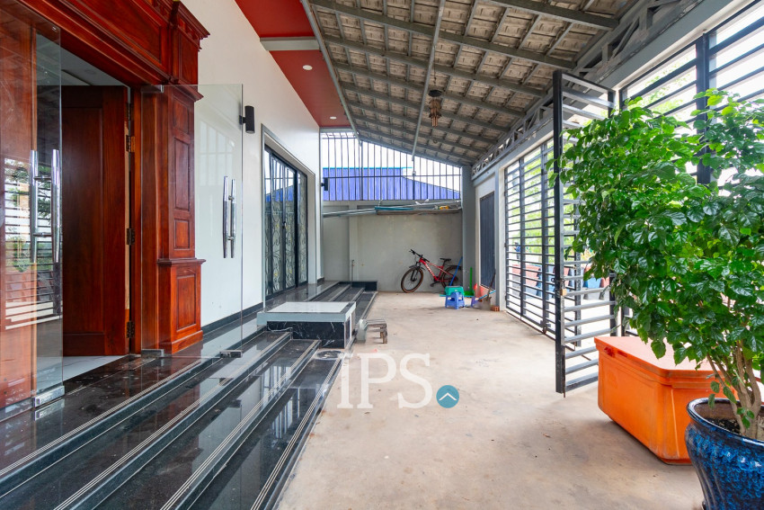 4 Bedroom House For Sale - Slor Kram, Siem Reap