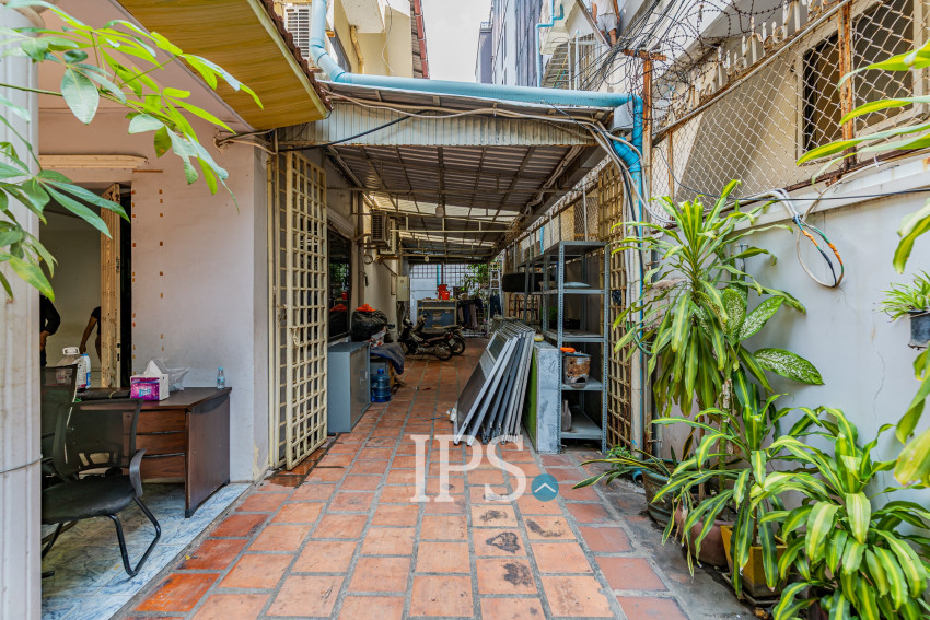 11 Bedroom Commercial Villa For Rent - BKK1, Phnom Penh