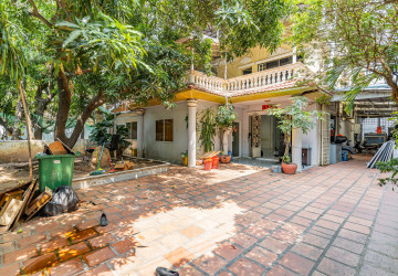 11 Bedroom Commercial Villa For Rent - BKK1, Phnom Penh thumbnail