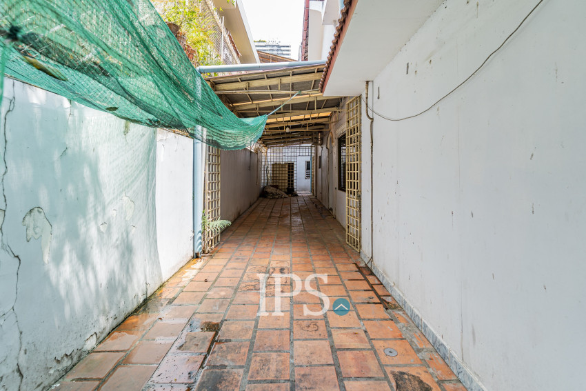 11 Bedroom Commercial Villa For Rent - BKK1, Phnom Penh