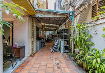 11 Bedroom Commercial Villa For Rent - BKK1, Phnom Penh thumbnail