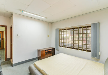 11 Bedroom Commercial Villa For Rent - BKK1, Phnom Penh thumbnail