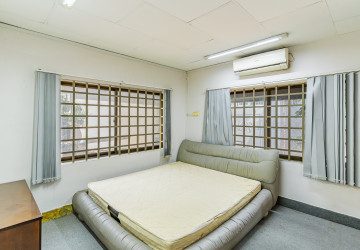 11 Bedroom Commercial Villa For Rent - BKK1, Phnom Penh thumbnail