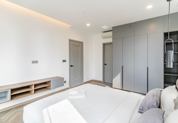 2 Bedroom Serviced Apartment For Rent - BKK1, Phnom Penh thumbnail