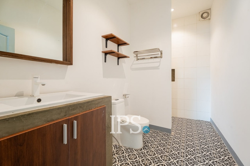 Renovated 3 Bedroom Apartment For Rent - Chakto Mukh, Phnom Penh