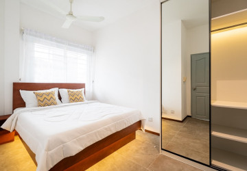 Renovated 3 Bedroom Apartment For Rent - Chakto Mukh, Phnom Penh thumbnail