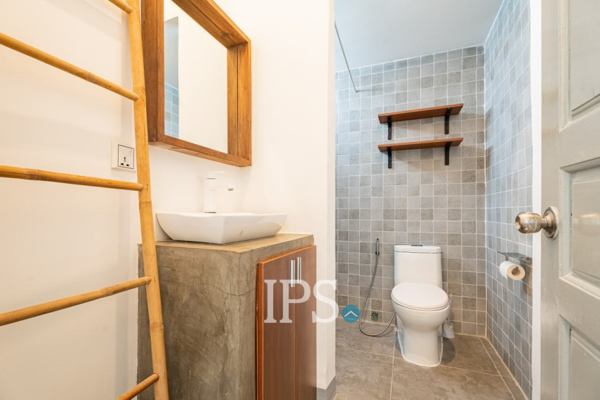 Renovated 3 Bedroom Apartment For Rent - Chakto Mukh, Phnom Penh