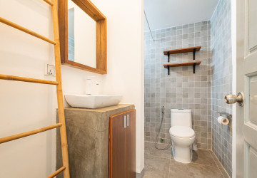 Renovated 3 Bedroom Apartment For Rent - Chakto Mukh, Phnom Penh thumbnail