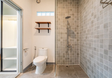 Renovated 3 Bedroom Apartment For Rent - Chakto Mukh, Phnom Penh thumbnail