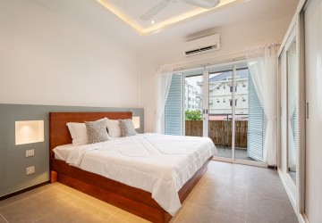 Renovated 3 Bedroom Apartment For Rent - Chakto Mukh, Phnom Penh thumbnail