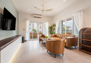 Renovated 3 Bedroom Apartment For Rent - Chakto Mukh, Phnom Penh thumbnail