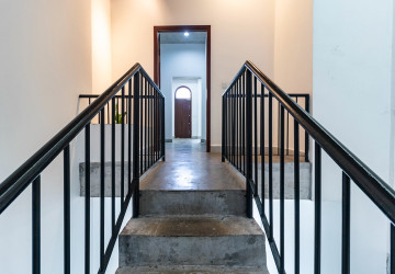 2 Bedroom Commercial Shophouse For Rent - Slor Kram, Siem Reap thumbnail