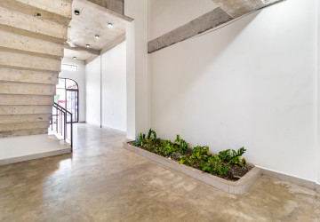 2 Bedroom Commercial Shophouse For Rent - Slor Kram, Siem Reap thumbnail