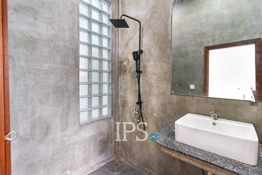 2 Bedroom Commercial Shophouse For Rent - Slor Kram, Siem Reap