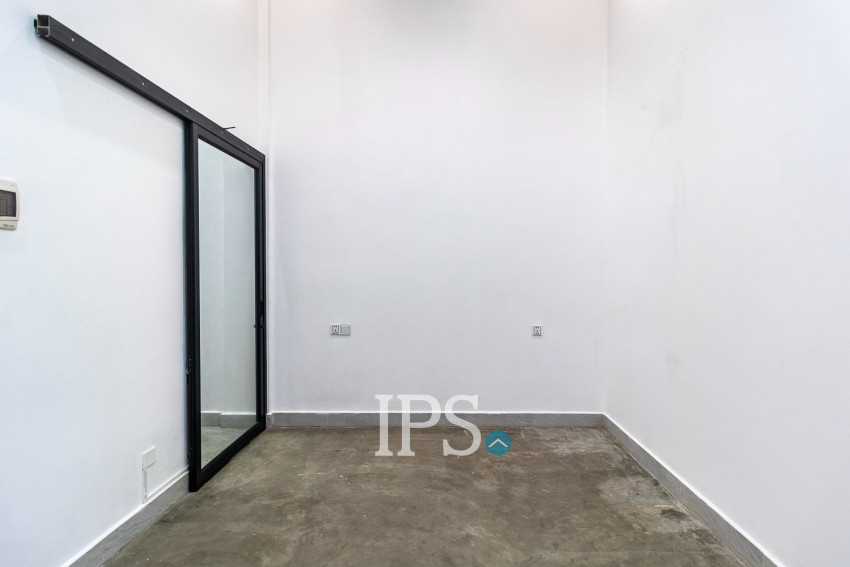 2 Bedroom Commercial Shophouse For Rent - Slor Kram, Siem Reap