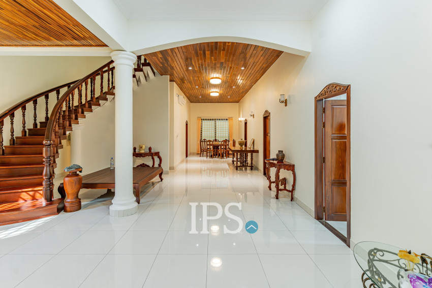3 Bedroom Villa For Rent - Boeung Kak 2, Phnom Penh