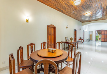 3 Bedroom Villa For Rent - Boeung Kak 2, Phnom Penh thumbnail
