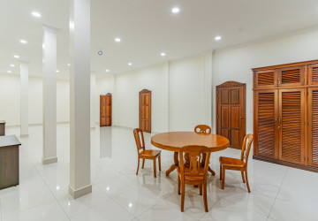 3 Bedroom Villa For Rent - Boeung Kak 2, Phnom Penh thumbnail